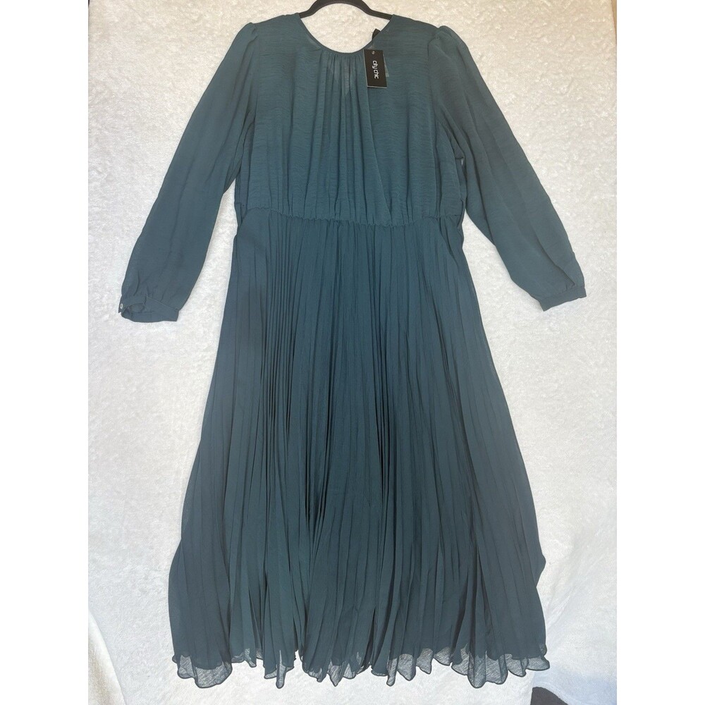 City Chic Maxi Dress Size L20 Green  Long Sleeve Pleated Belt Is Missing